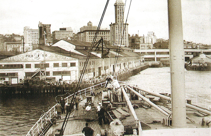 氷川丸,1930年,シアトル港入港風景