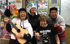 Hi-STANDARD横山健とWANIMAがバンドと仕事の両立に悩むリスナー会社員の電話相談に本気のアドバイス！