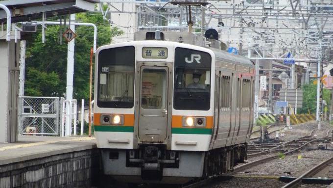 飯田線からの213系電車