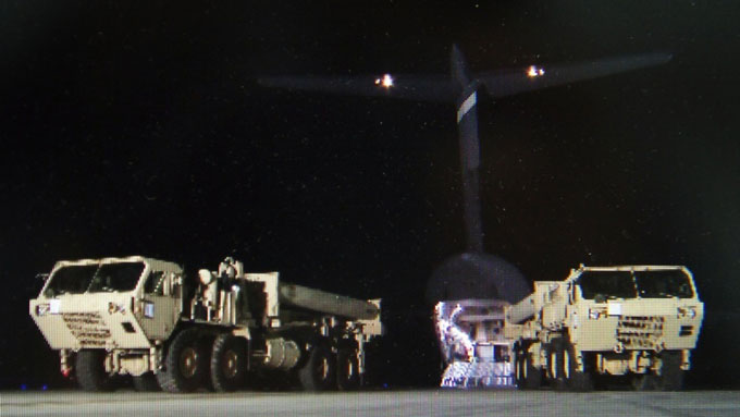 韓国の米軍烏山基地に到着した最新鋭迎撃システムTHAADの装備の一部=20170306夜(在韓米軍のホームページから)　写真提供：共同通信社