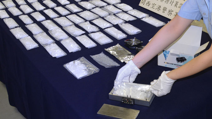 (イメージ)中国から関空へ覚醒剤8キロ密輸で台湾人3人逮捕=20150626　写真提供：産経新聞社