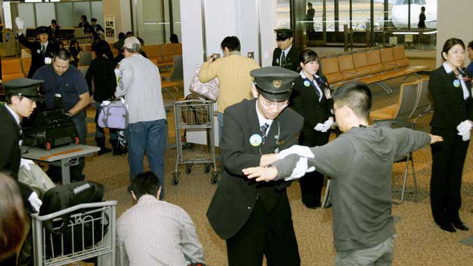 国内線,国際線,搭乗口,ボディーチェック,手荷物検査,米国便,成田空港