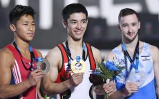 体操世界選手権で種目別跳馬でも「金」3つのメダルを獲得　男子体操・白井健三