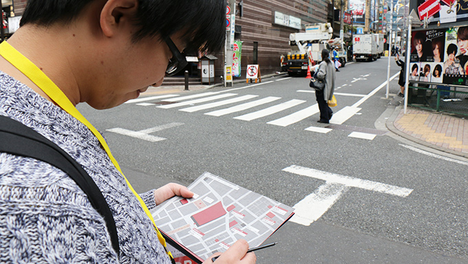 新宿・歌舞伎町を“リアルに歩いて”捜査する、謎解き体験イベントが開催！