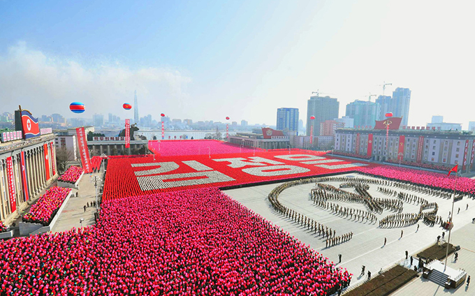 北朝鮮 軍事パレード 平壌 朝鮮人民軍創建 70年 記念日