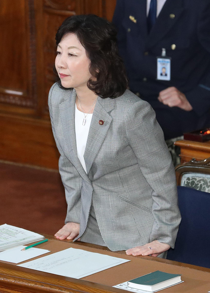 野田聖子 総務相 政治分野 男女共同 参画 推進 法案 可決