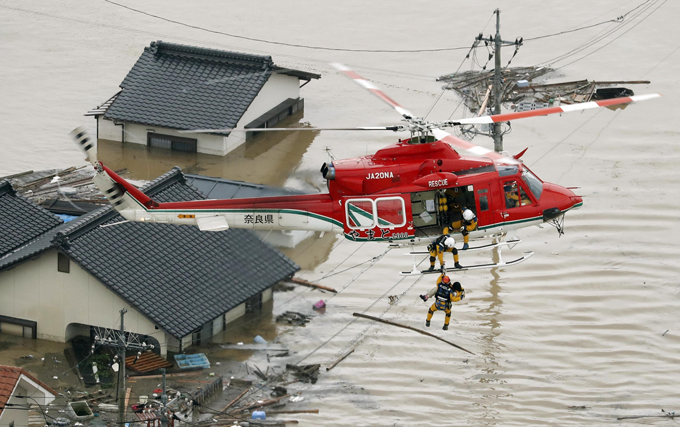 冠水 岡山県 倉敷市 真備町 ヘリコプター 救助