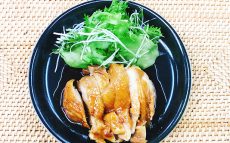 夕食やお弁当、冷やし中華にもオススメの「鶏肉の照り煮」の作り方