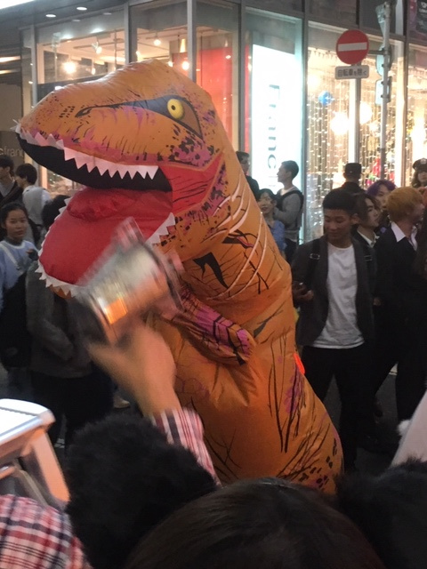 ハロウィーン！「コスプレVS中年サラリーマン」IN渋谷
