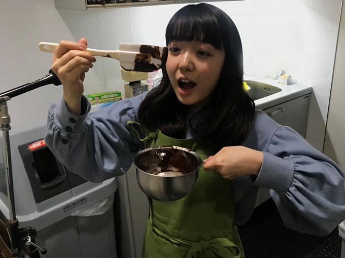 女優・上白石萌音、バレンタインのチョコレート作りでまさかの失敗
