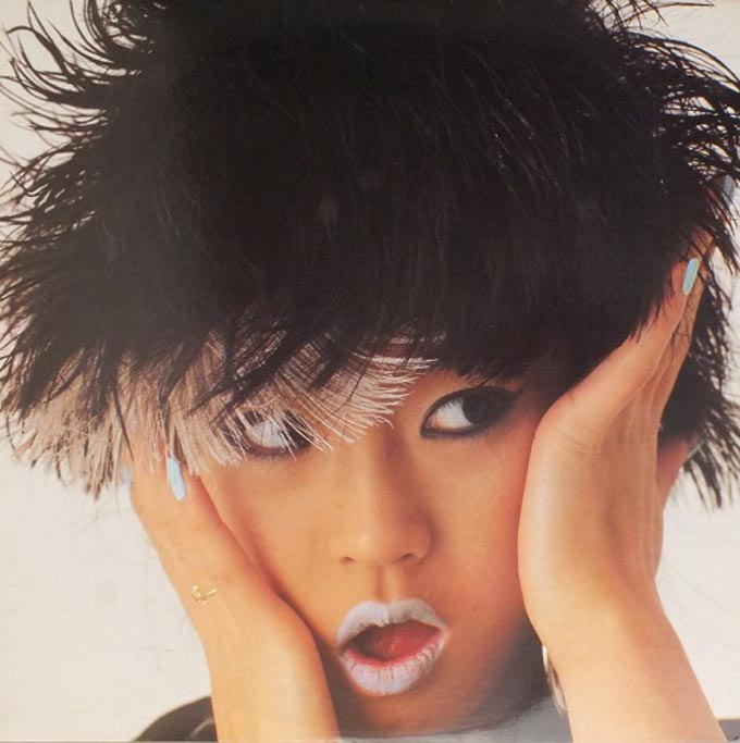 1985年3月8日、中森明菜「ミ・アモーレ」がリリース～第二期明菜の起点となった名曲