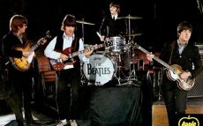 1967年3月11日、米TV番組『アメリカン・バンドスタンド』でザ・ビートルズ「ストロベリー・フィールズ・フォーエバー」「ペニー・レイン」のミュージック・ビデオが初めて放映される