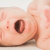 新生児がたくさん泣いても涙が出にくいのはなぜ？