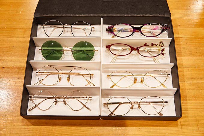 日本に3人しかいない「眼鏡ライター」という仕事