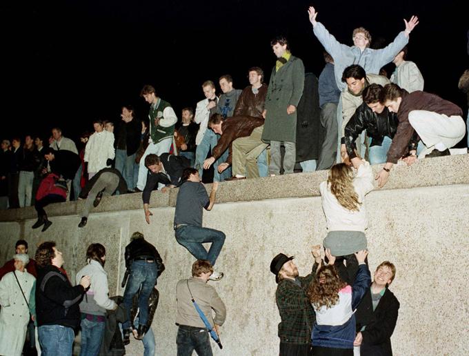 天安門事件、ベルリンの壁崩壊…激動だった平成元年