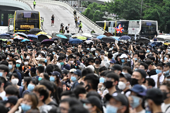 香港デモ～民意を反映していない香港議会