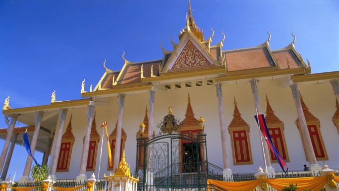 カンボジアの伝統と今をじっくりと満喫！