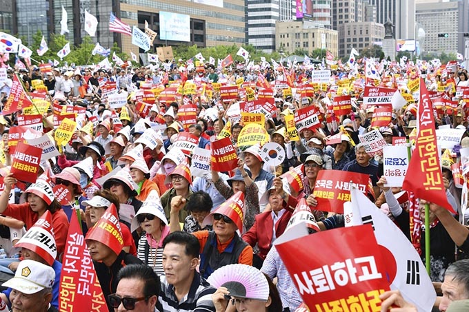韓国・文在寅大統領「脱日本」～現実を伴わない政治パフォーマンス