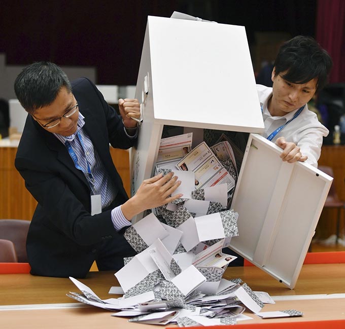 民主派大勝～ここから始まる香港民主化への長い闘い