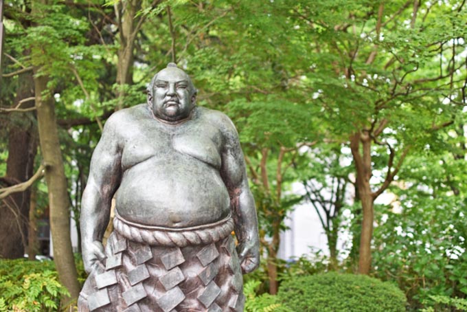 相撲の「東」と「西」の力士では何が変わるの？