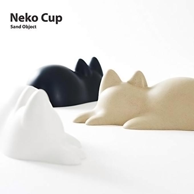 海辺や砂場でカップ型のネコが無限にできる「Neko Cup」