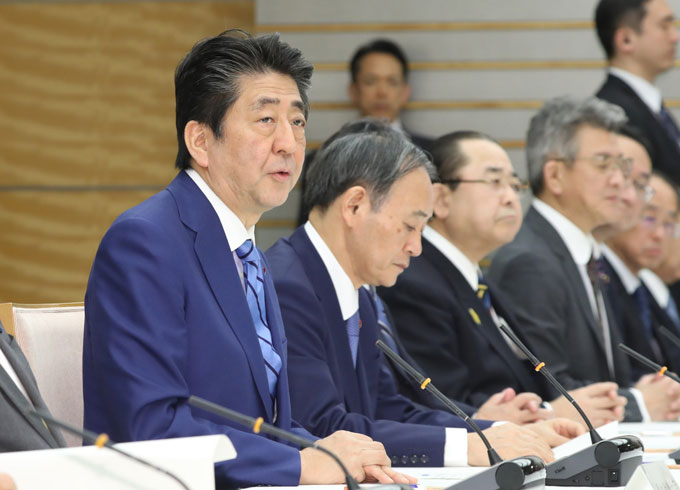 安倍総理が臨時休校を要請～非常事態に対応する法律がないのは日本だけ