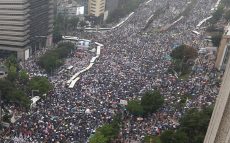 韓国で反政府デモがついに5万人に～文在寅政権支持率も30%台までに下落　辛坊治郎が言及