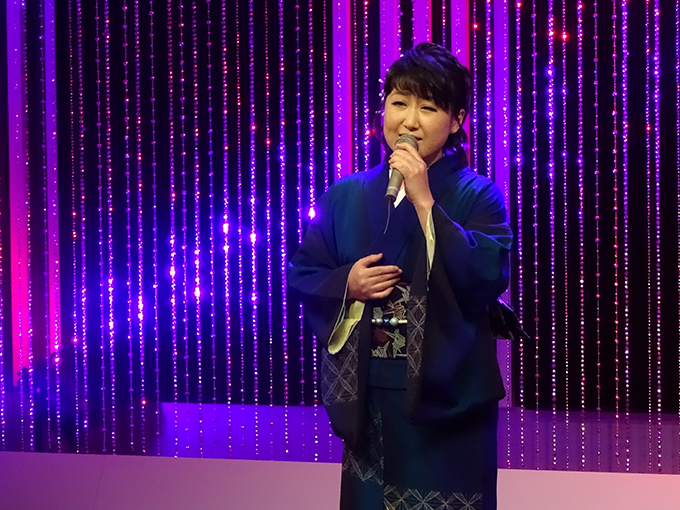 女歌一筋45年の角川博、太い声の〝おネエさま〟にモテモテの時代があった！？