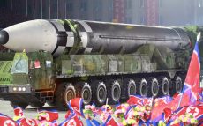 北朝鮮が最大級ICBMを公開～アメリカに向けられた新たなメッセージ