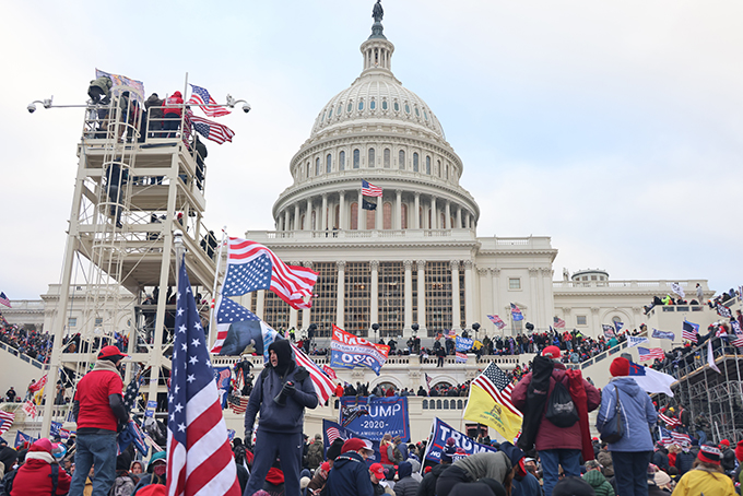 連邦議会にトランプ氏支持のデモ隊が侵入～きっかけはホワイトハウス前での演説