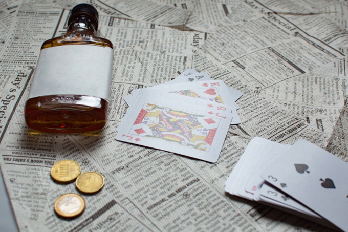 お酒、ギャンブル、ゲーム依存……コロナ禍でのメンタル不調の症状例