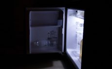 ＜コロナ「自宅療養」マニュアル＞冷蔵庫に入れてはいけない！ 水分補給用の水