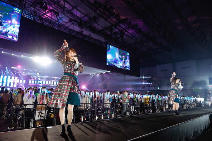 日向坂46、ファンを前に感激の涙 デビュー2周年記念ライブを開催……1年3