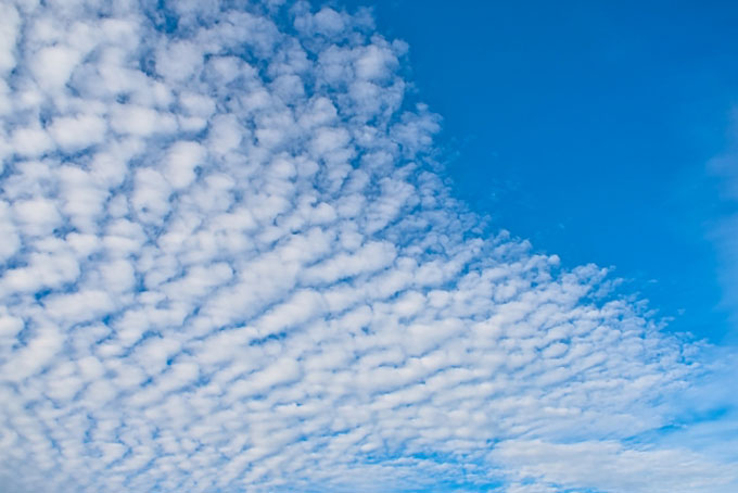 雲は10種類　では一番高い所に現れる雲の名前は？