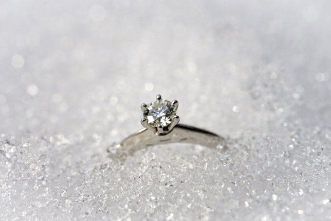 ダイヤモンドが4月の誕生石なのは、宝石の売り上げアップのため？