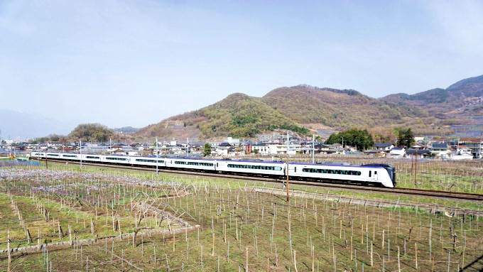 小淵沢駅「ワインのめし」(1500円)～春だ！ 山梨ワインに合う！ 新作駅弁登場！！