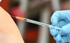 ワクチンを2回打っても防げない「ブレイクスルー感染」　～現行法では限界に来た政府の感染対策