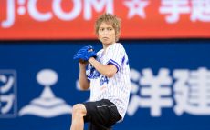 手越祐也、人生初の始球式に挑戦！　初マウンドは「神聖な雰囲気がありました」