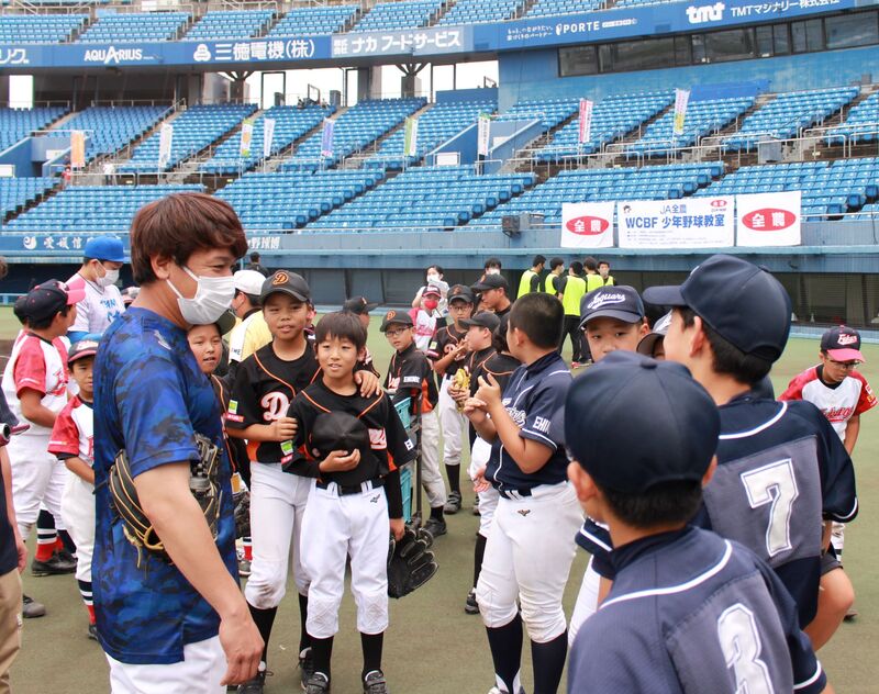 人気野球YouTuber「トクサンTV」も登場！ 元横浜の駒田徳広氏ら有名選手が熱血指導する「JA全農WCBF少年野球教室」が開催