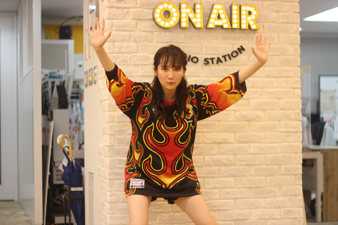 ファーストサマーウイカ、“川口能活モデル”の日本代表ユニフォーム姿を披露「めちゃくちゃかっこいい」の写真