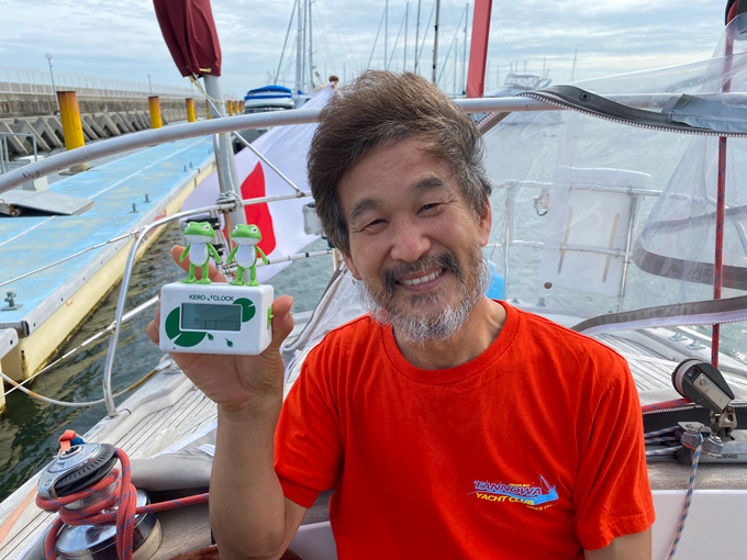 日本到着後、船で一泊したあとの朝の辛坊治郎
