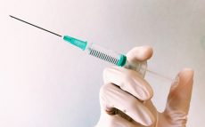 12月から新型コロナワクチン3回目接種　～一方で「国産ワクチン早期実用化要請」も