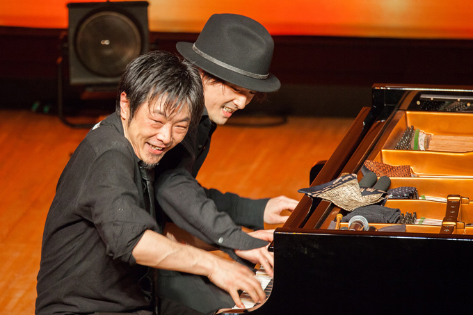 ピアノ連弾兄弟ユニット レ・フレール公演に、津軽三味線アーティスト 吉田兄弟がゲスト出演決定！