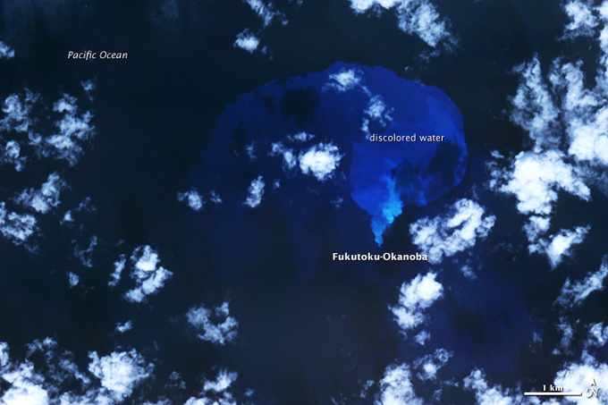 NASAの人工衛星から観測された福徳岡ノ場の変色水（2010年2月）