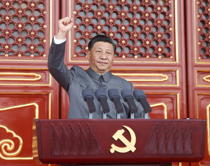 (211106) -- BEIJING, Nov. 6, 2021 (Xinhua) -- Xi Jinping delivers an important speech at a ceremony marking the 100th anniversary of the founding of the Communist Party of China in Beijing, capital of China, July 1, 2021. TO GO WITH “Profile: Xi Jinping, the man who leads CPC on new journey“ (Xinhua/Ju Peng)、新華社／共同通信イメージズ　提供元： 新華社　写真提供：共同通信社