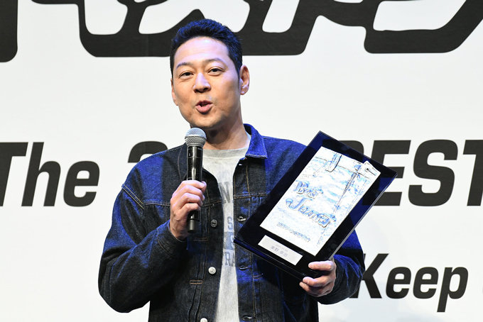 Comedian Koji Higashino attends the Best Jeanist Award 2021 at Shinagawa Intercity on November 25, 2021 in Tokyo, Japan. (Photo by Jun Sato/WireImage)　ＷｉｒｅＩｍａｇｅ／ゲッティ／共同通信イメージズ　写真提供：共同通信社