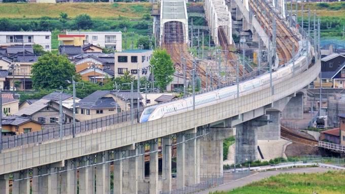 E7系新幹線電車「はくたか」、北陸新幹線・富山～新高岡間