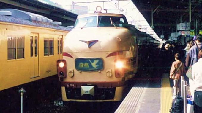 485系電車・特急「白鳥」、東海道本線・大阪駅（2001年撮影）