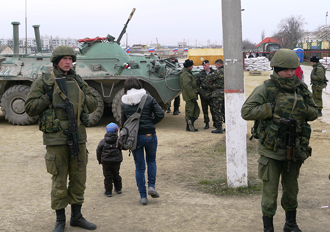 『戦わずして勝つ』～ウクライナでも展開されている「ハイブリッド戦」とは