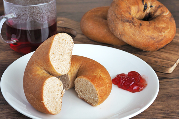 「ベーグル」特有の食感、なぜ他のパンと違うの？